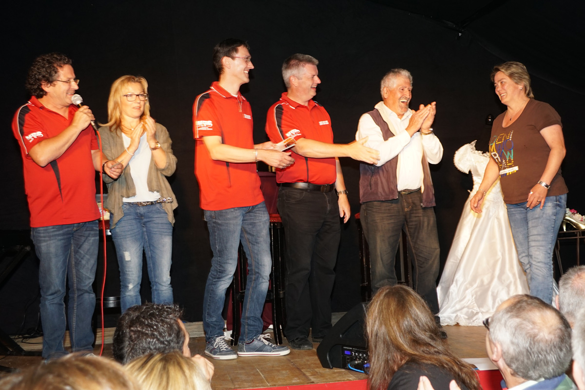 Christoph Zöllner, Maria Bloch, Thomas Grötzinger, Manfred Nußbaumer, Anton Reichenwaller und Gewinnerin Monika Ganghofner