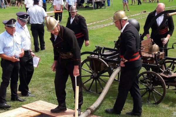 Handdruckspritzenwettbewerb 2017 in Amsham
